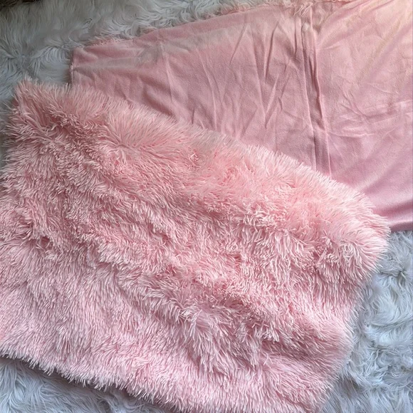 🎀 Full Sized Fuzzy Pink Duvet Cover & 2 Matching Pillowcase Shams - Picture 2 of 5
